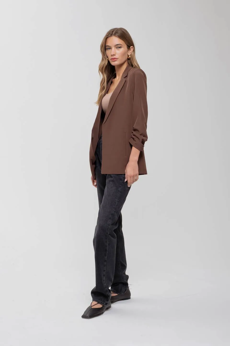 3/4 RUCHED SLEEVE BLAZER