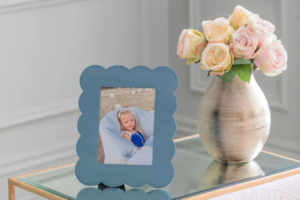 5x7 Chambray Scalloped Lacquer Photo Frame