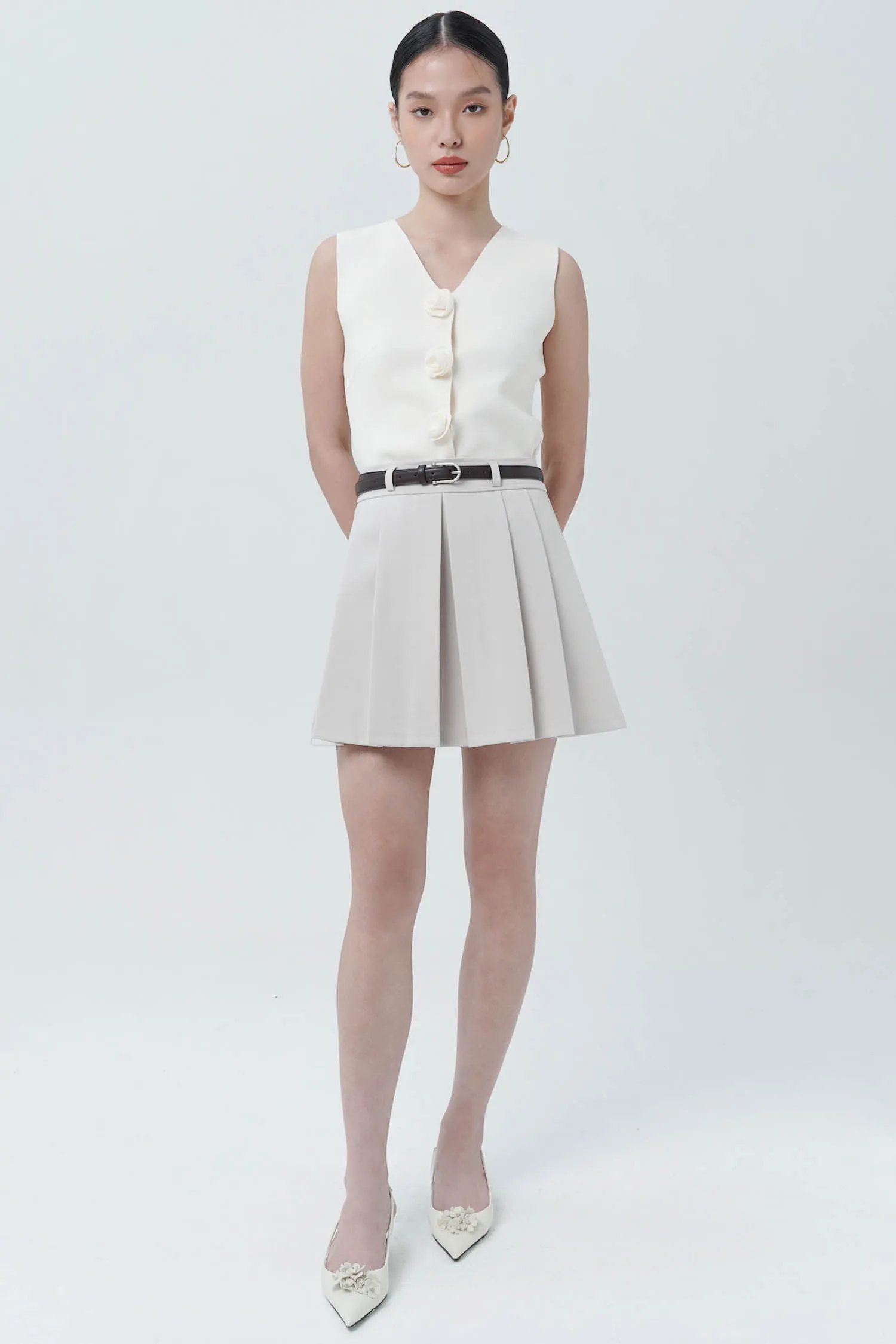 Abbie Pleated Mini Skort In Creme