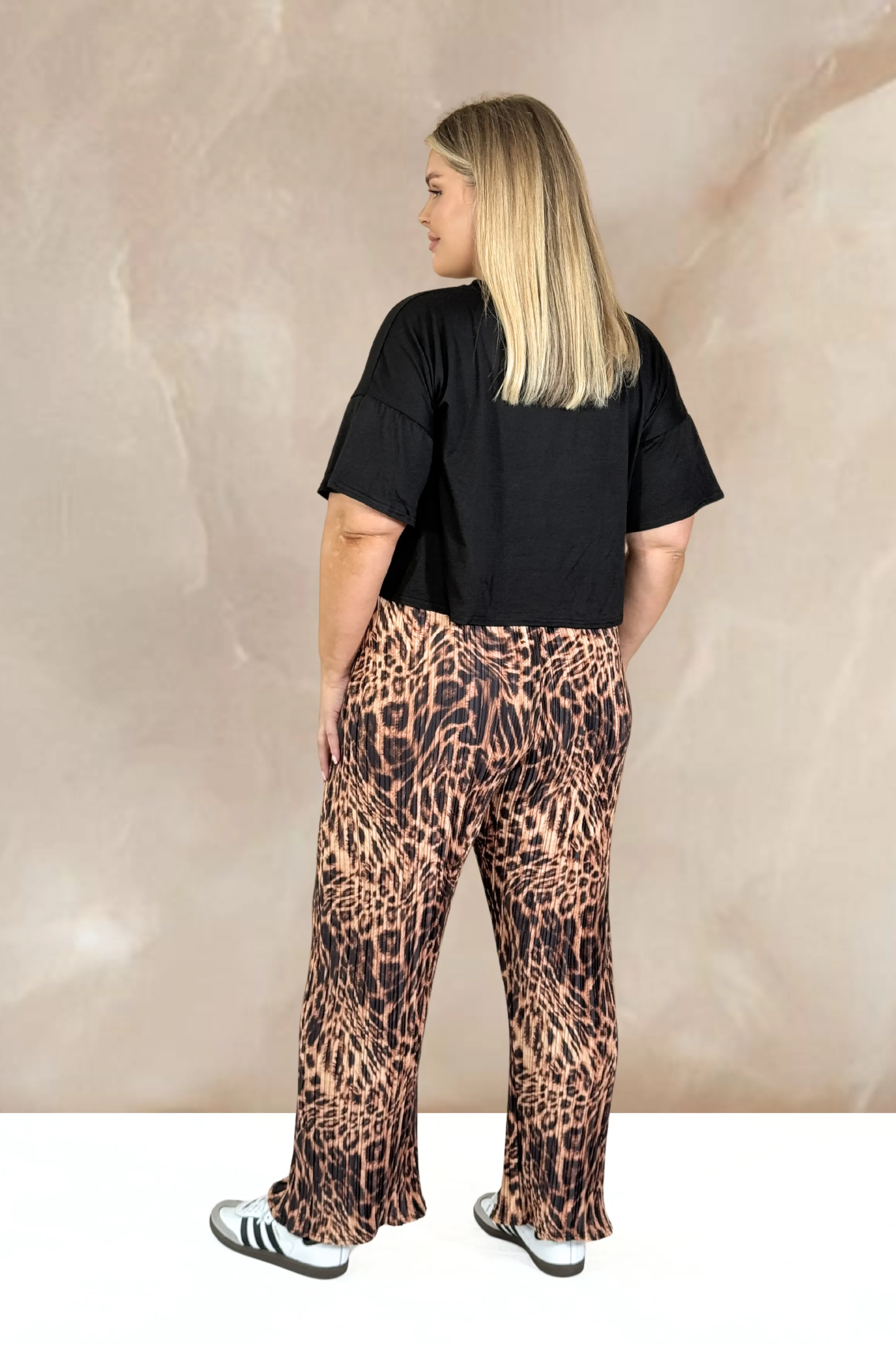 Curve Wide leg plisse trousers in leopard print