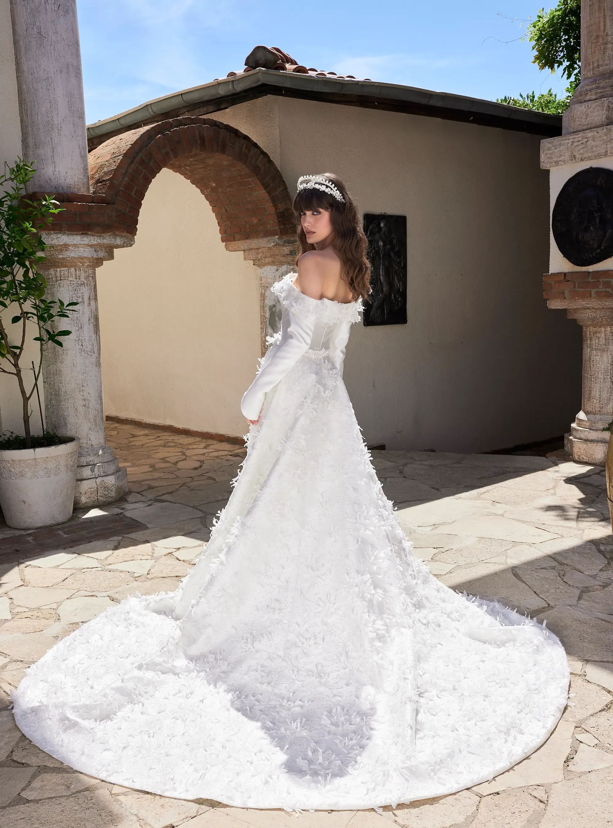 Elegant Off Shoulder Bridal Gown with Luxury Detachable Train
