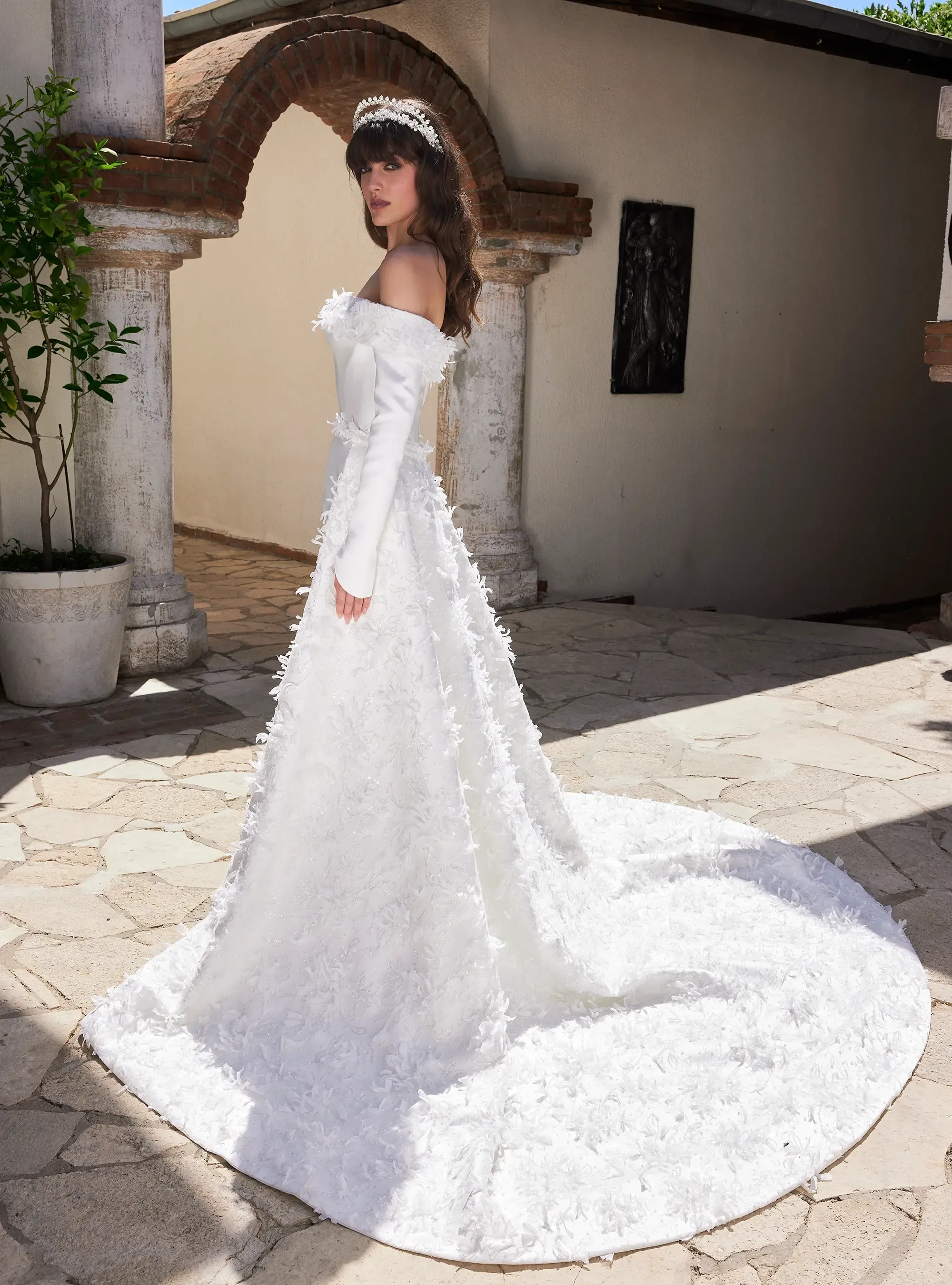 Elegant Off Shoulder Bridal Gown with Luxury Detachable Train