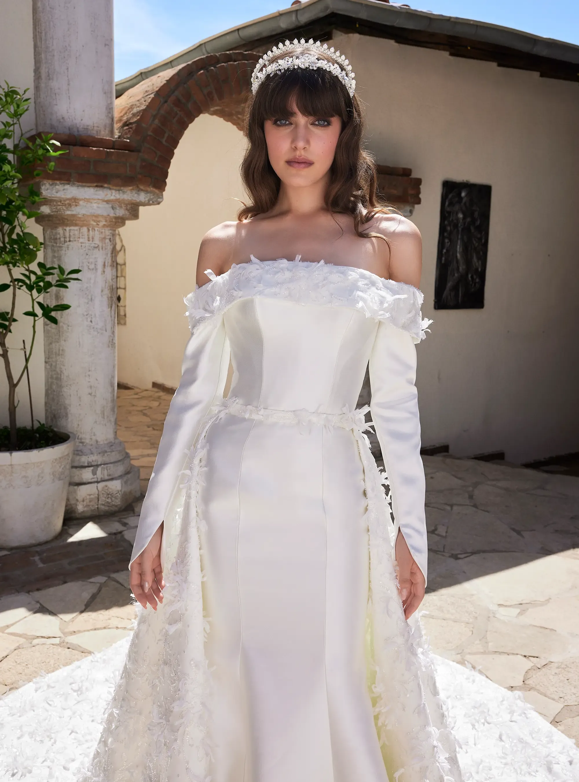 Elegant Off Shoulder Bridal Gown with Luxury Detachable Train