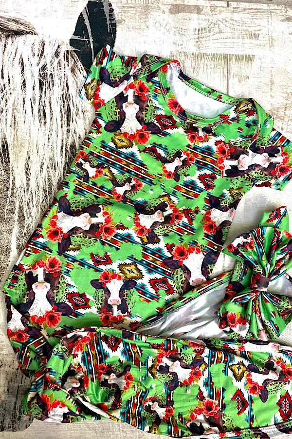 ONESIZE BABY GOWNS W/HEAD BAND INCLUDED (YOU CHOSE PRINT)