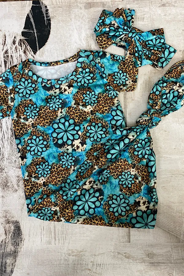 ONESIZE BABY GOWNS W/HEAD BAND INCLUDED (YOU CHOSE PRINT)