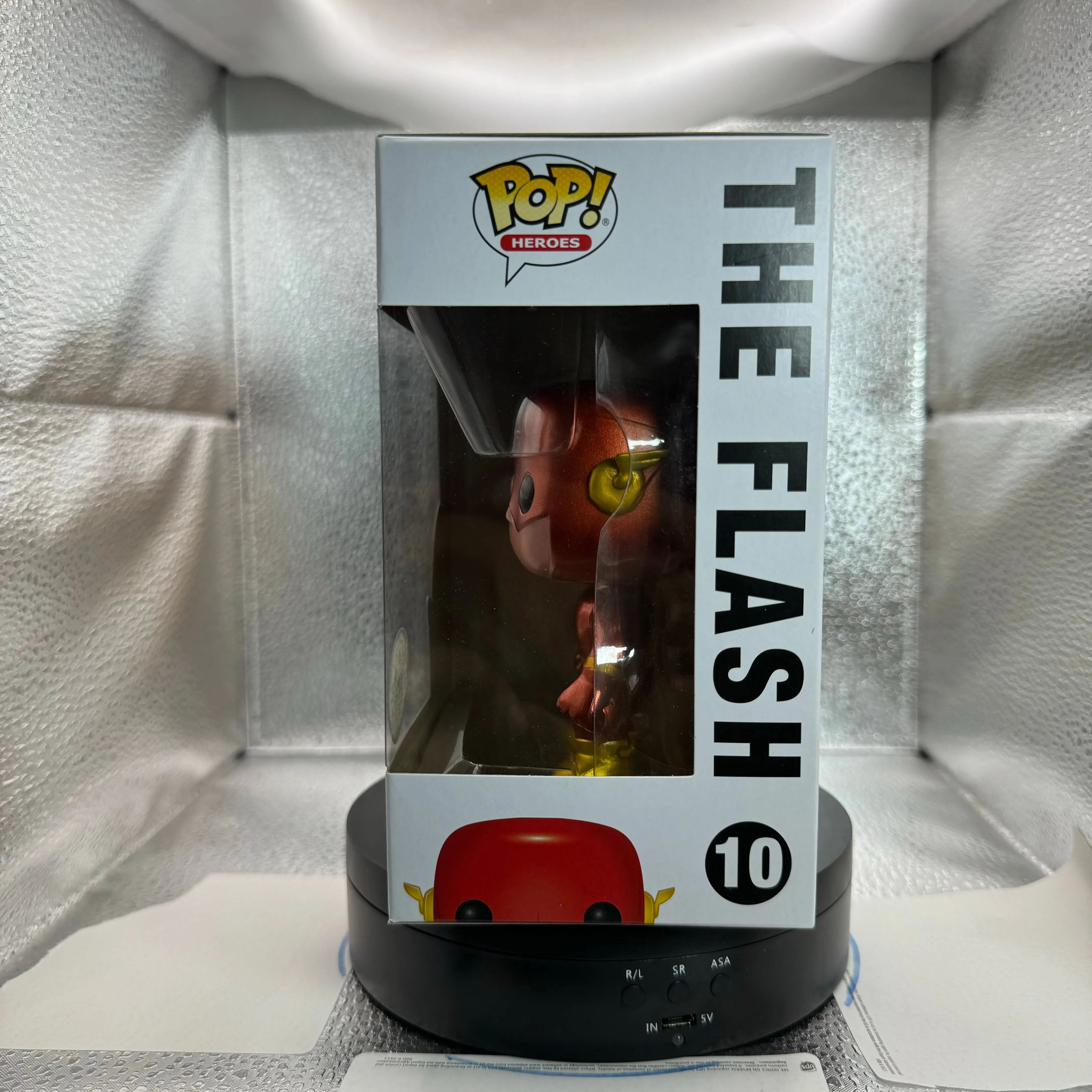 POP Heroes: The Flash -  The Flash Metallic Chase (1:36 Original Ratio)