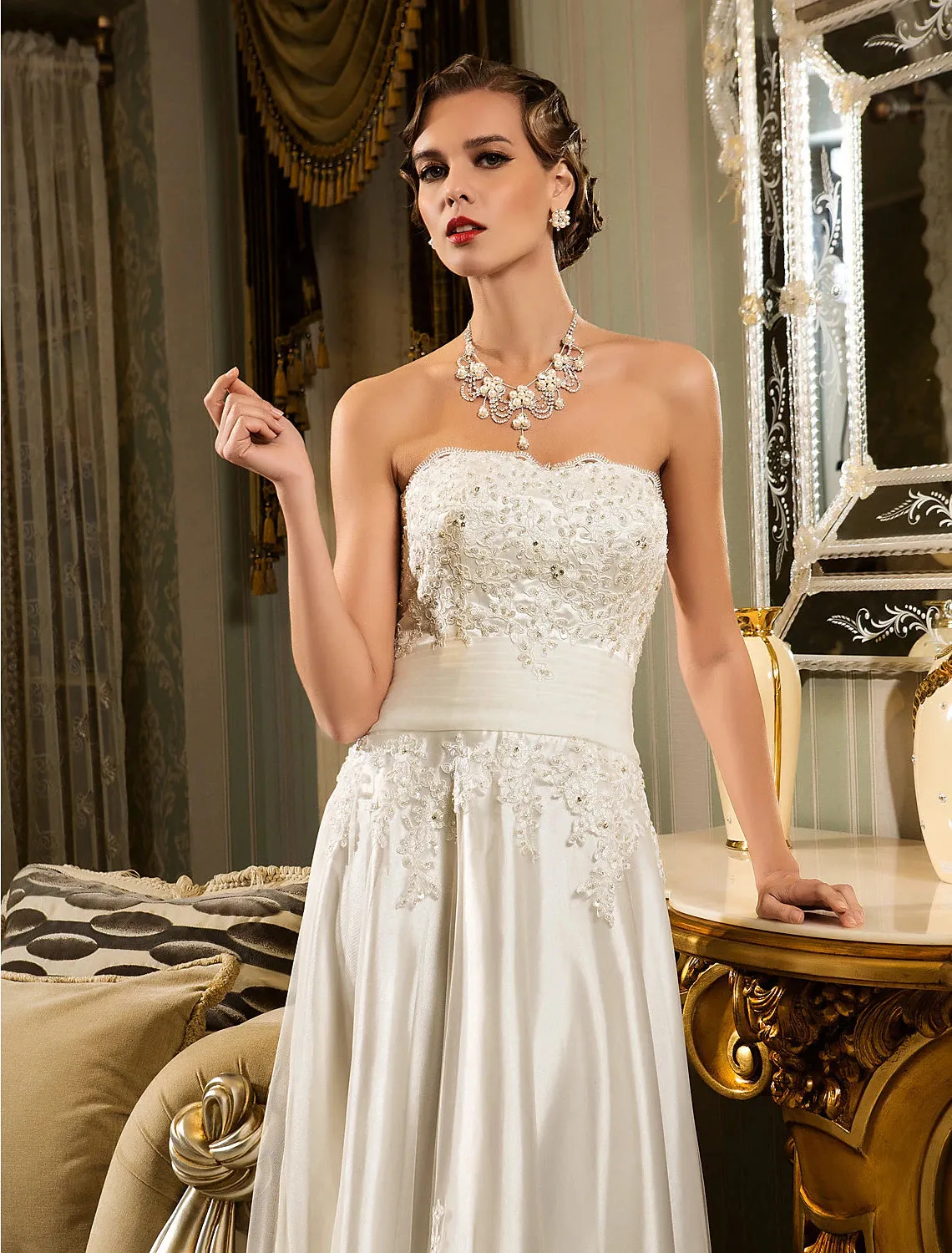Reception Little White Dresses Wedding Dresses A-Line Sweetheart Strapless Asymmetrical Lace Bridal Gowns With Appliques Button Summer Wedding Party
