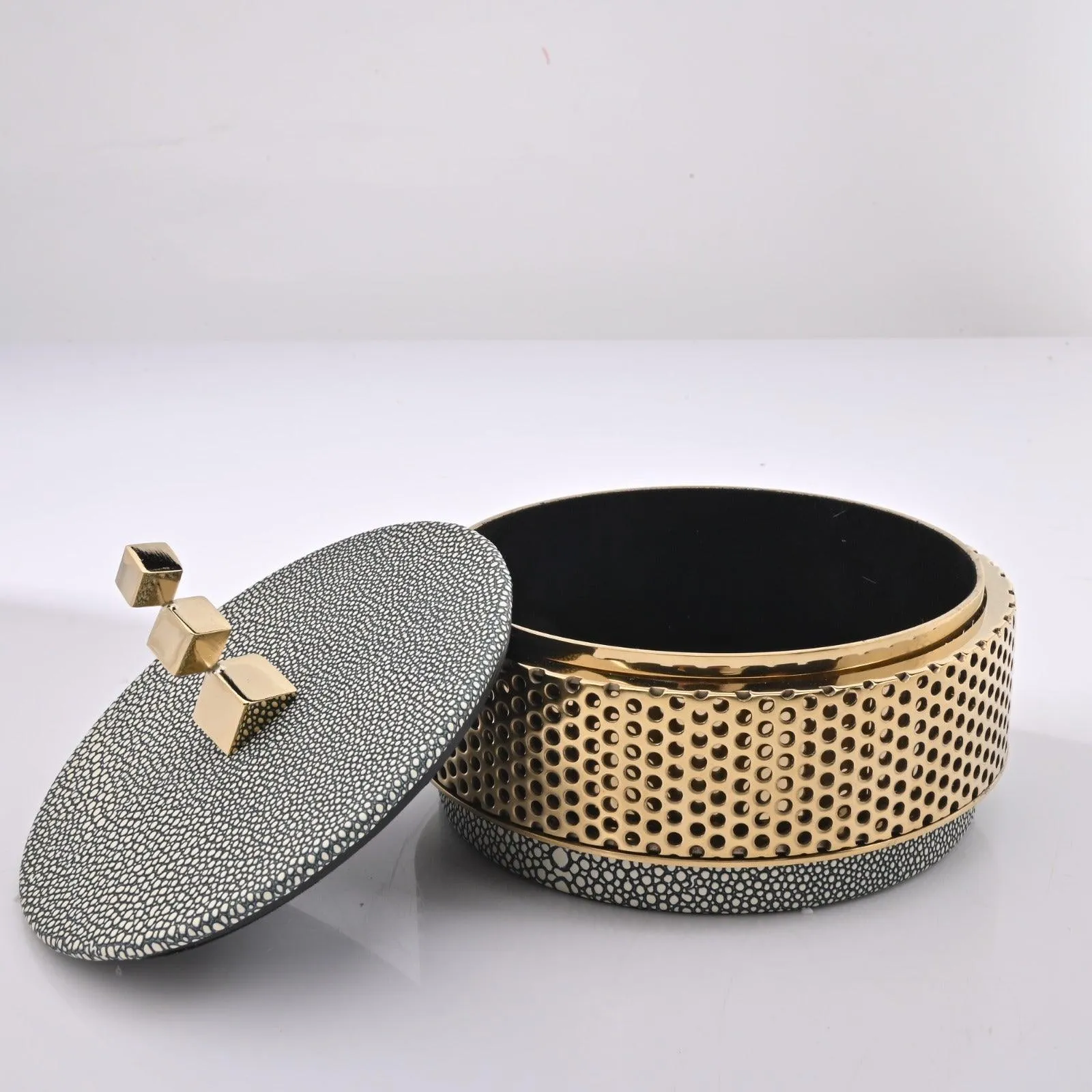 ROUND EXCLUSIVE DECORATIVE BOX