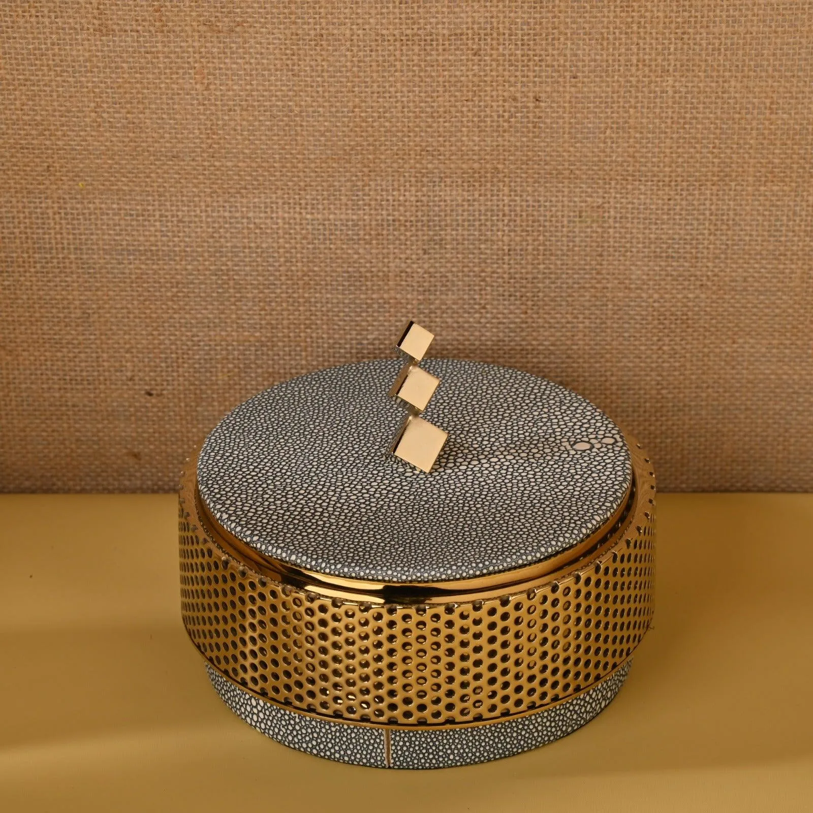 ROUND EXCLUSIVE DECORATIVE BOX