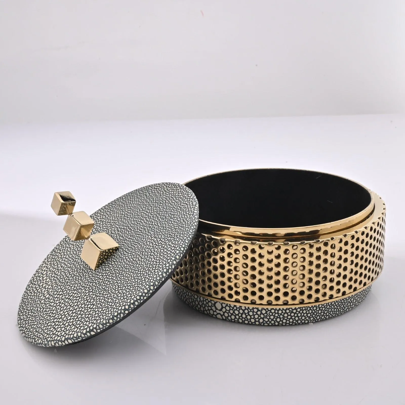 ROUND EXCLUSIVE DECORATIVE BOX