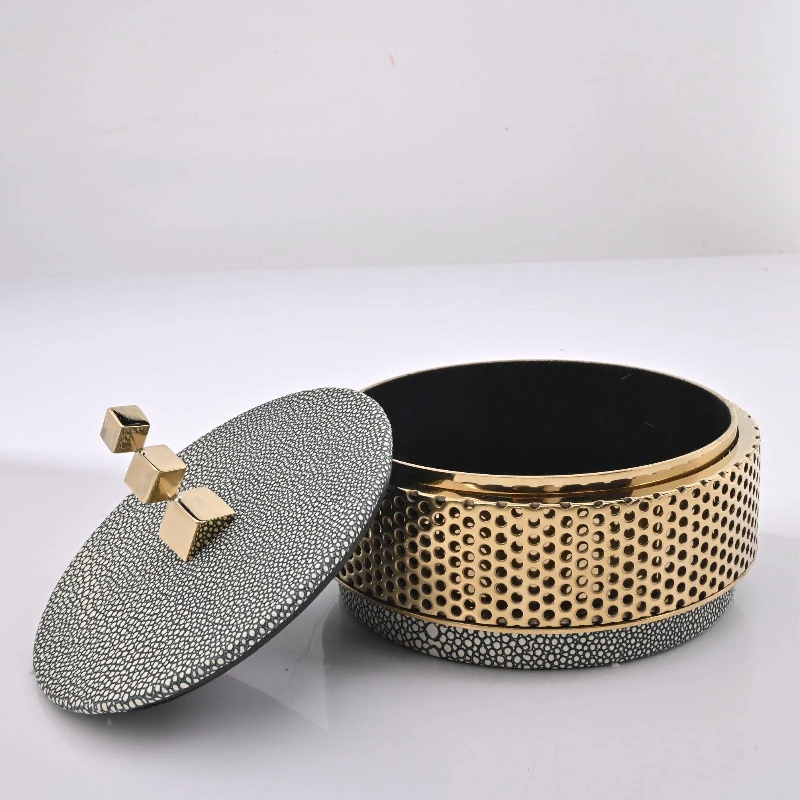ROUND EXCLUSIVE DECORATIVE BOX